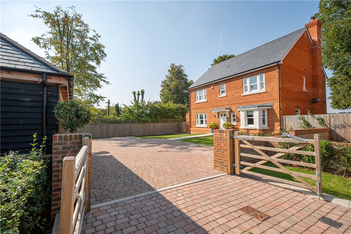 4 bedroom house, Houghton Farm Close, Houghton SO20 - Available