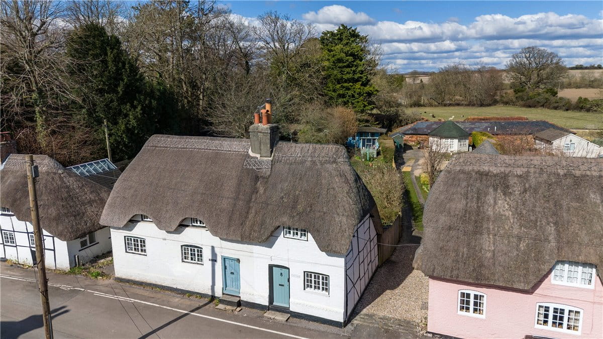 1 bedroom house, Duke Street, Micheldever SO21 - Available