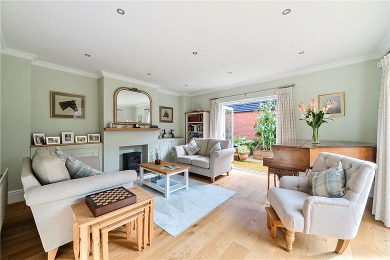 5 bedroom house, Meadow View, Winchester SO23 - Sold