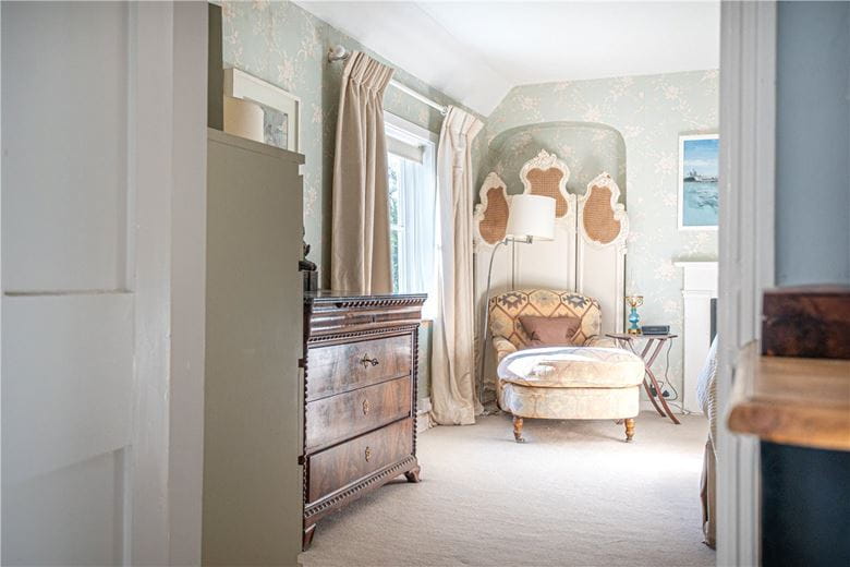 5 bedroom house, Newlands Lane, Denmead PO7 - Available