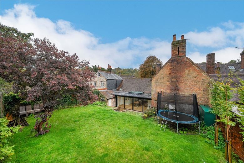 5 bedroom house, East Street, Hambledon PO7 - Available