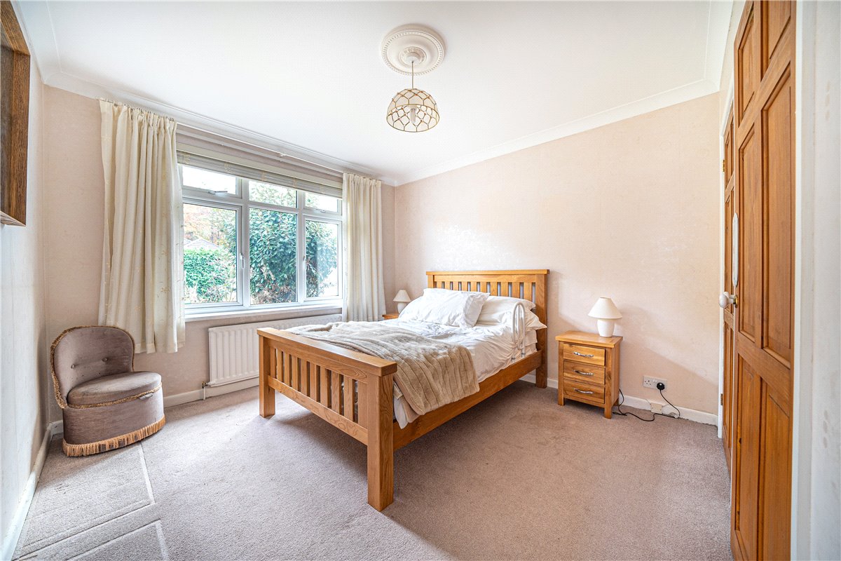 3 bedroom bungalow, Rogers Road, Bishopstoke SO50 - Sold