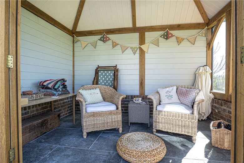 4 bedroom house, Stoke Charity Road, Kings Worthy SO21 - Available