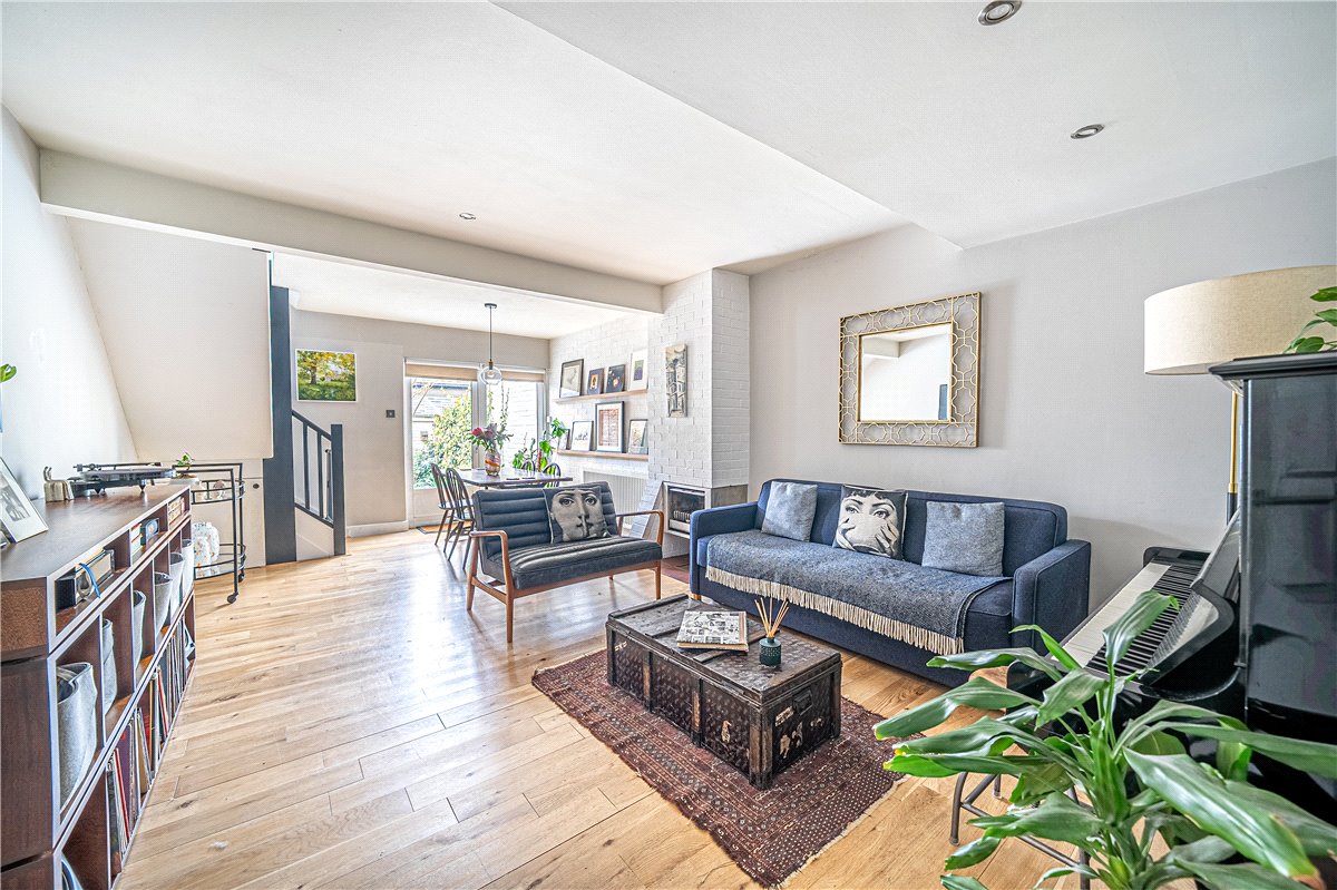 2 bedroom house, Parchment Street, Winchester SO23 - Sold