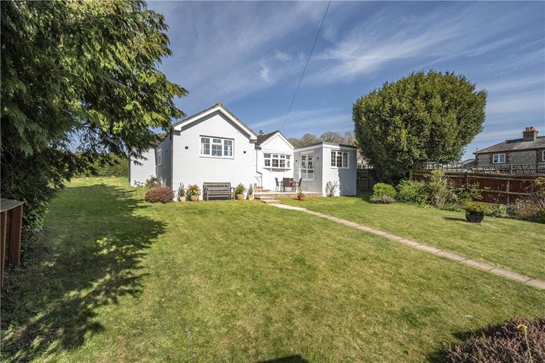 3 bedroom house, East Street, Hambledon PO7 - Available