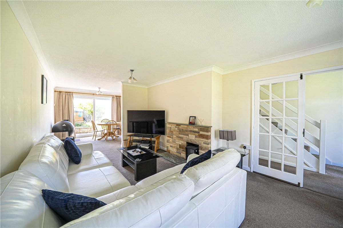 3 bedroom house, Nelson Close, Stockbridge SO20 - Available