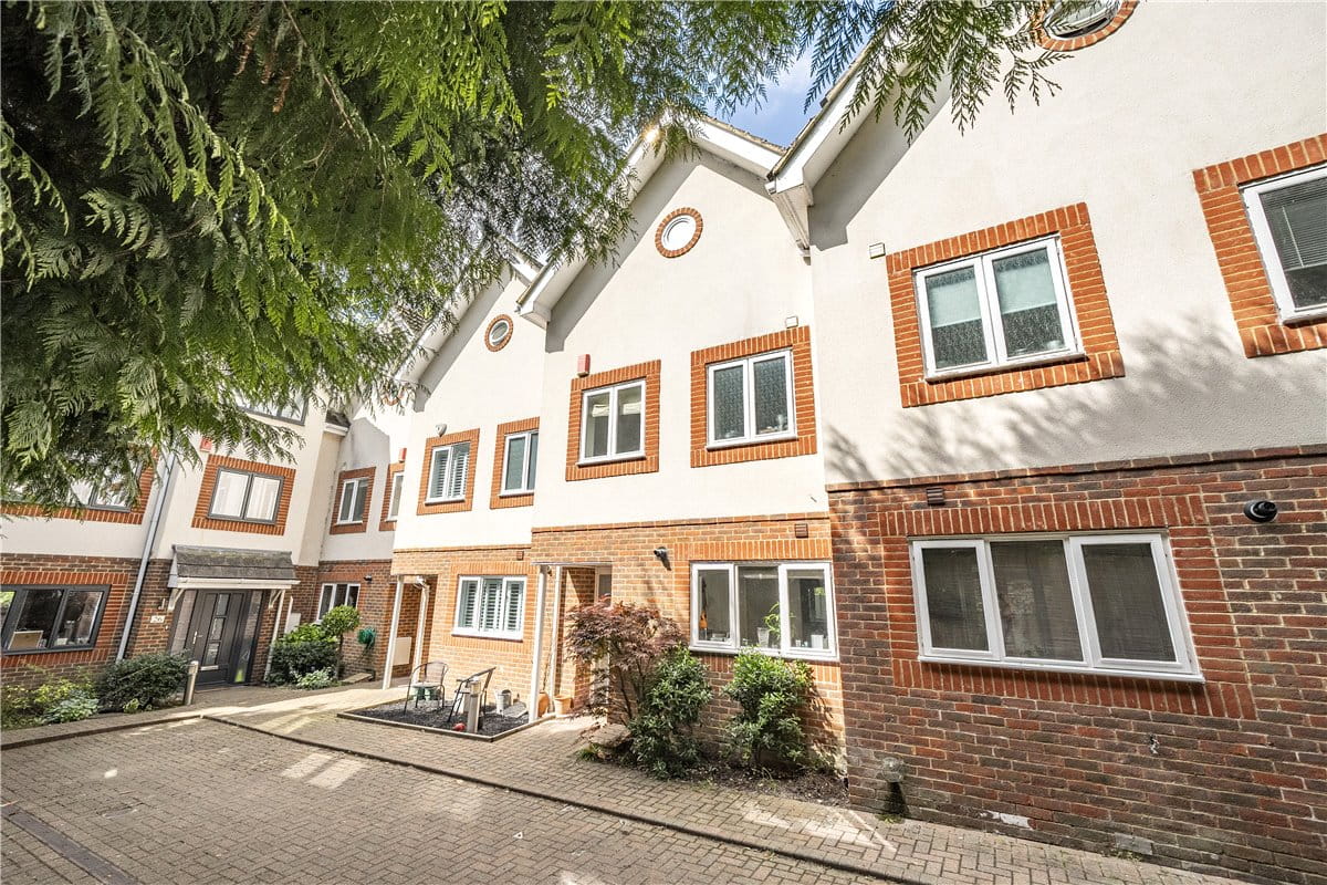 3 bedroom house, Park Road, Winchester SO23 - Available