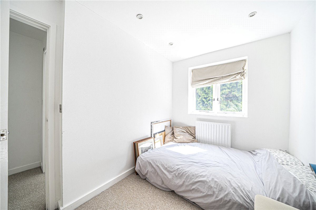 3 bedroom house, Park Road, Winchester SO23 - Available