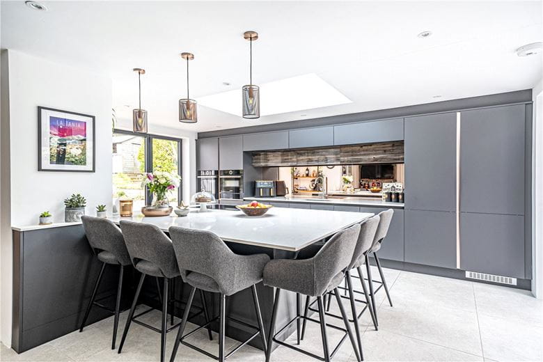 5 bedroom house, High Street, West Meon GU32 - Available