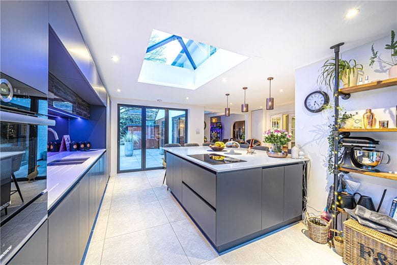 5 bedroom house, High Street, West Meon GU32 - Available