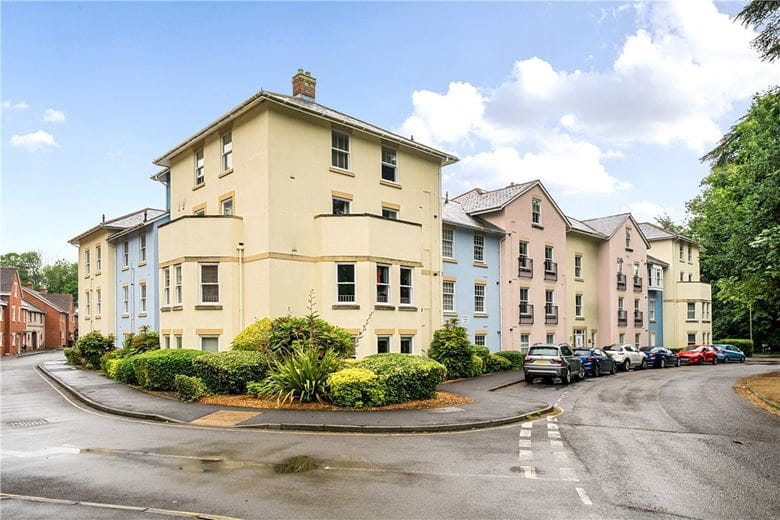 2 bedroom flat, Winton Close, Winchester SO22 - Available