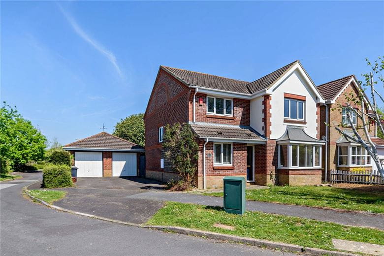4 bedroom house, Pantheon Road, Chandler's Ford SO53 - Available