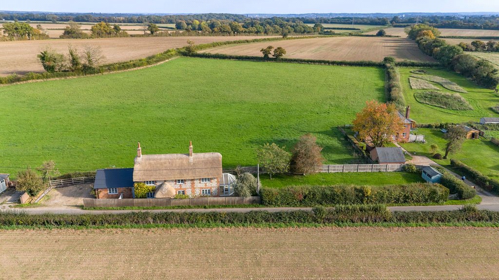 4 bedroom house, Clanville, Andover SP11 - Available