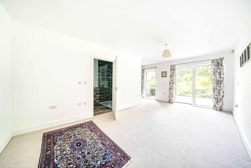 2 bedroom flat, Holts Court, Sarum Road SO22 - Sold STC