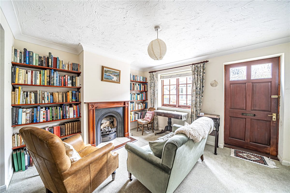 2 bedroom house, Hyde Close, Winchester SO23 - Sold STC