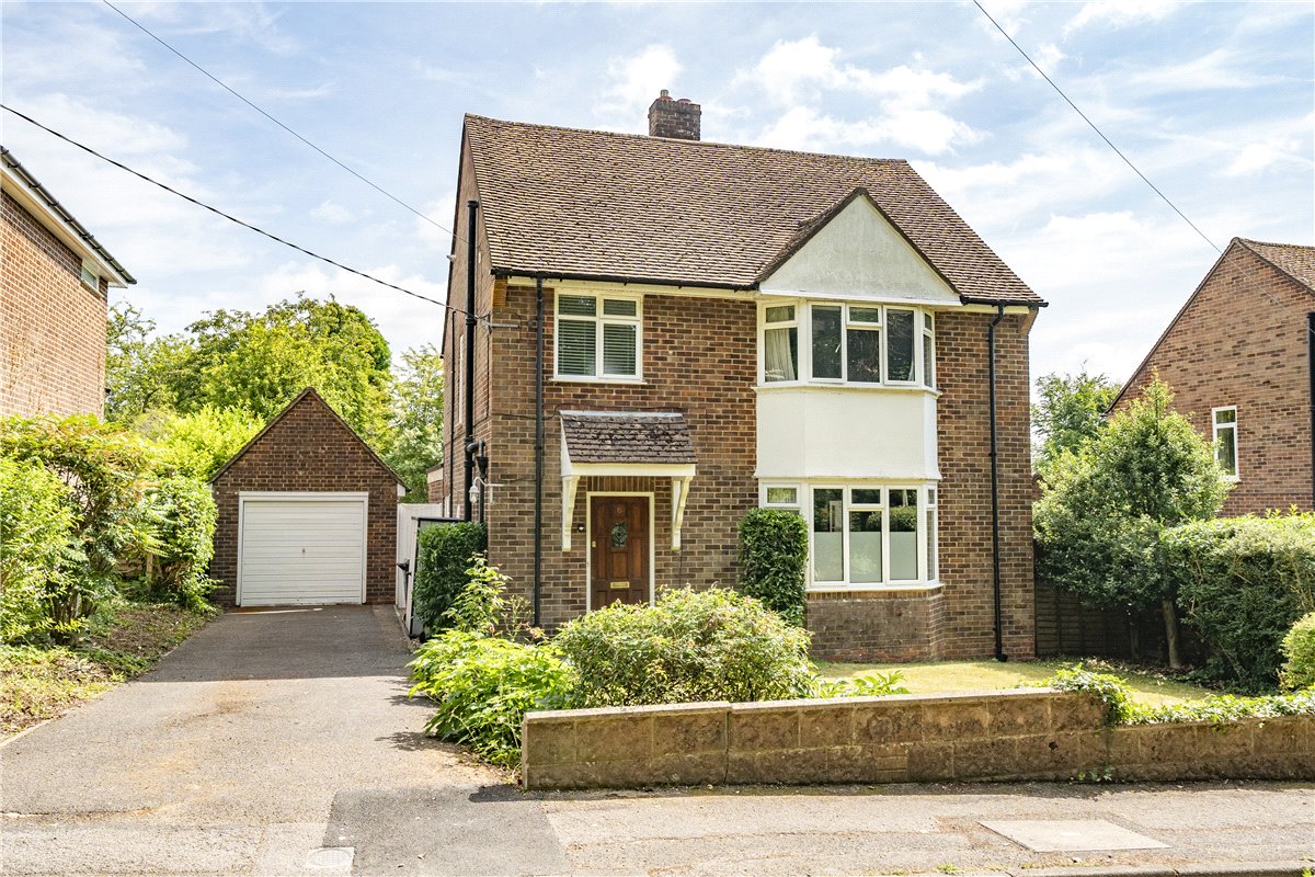 3 bedroom house, Burnett Close, Winchester SO22 - Sold STC
