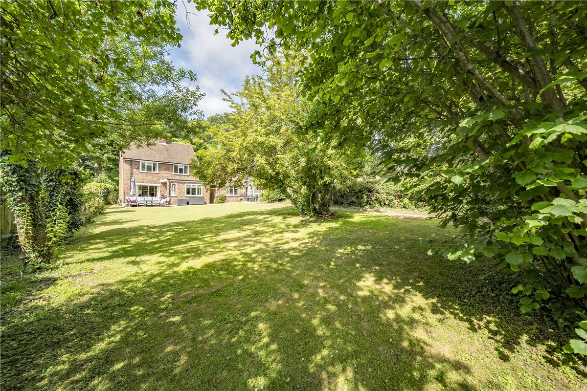 3 bedroom house, Burnett Close, Winchester SO22 - Sold STC