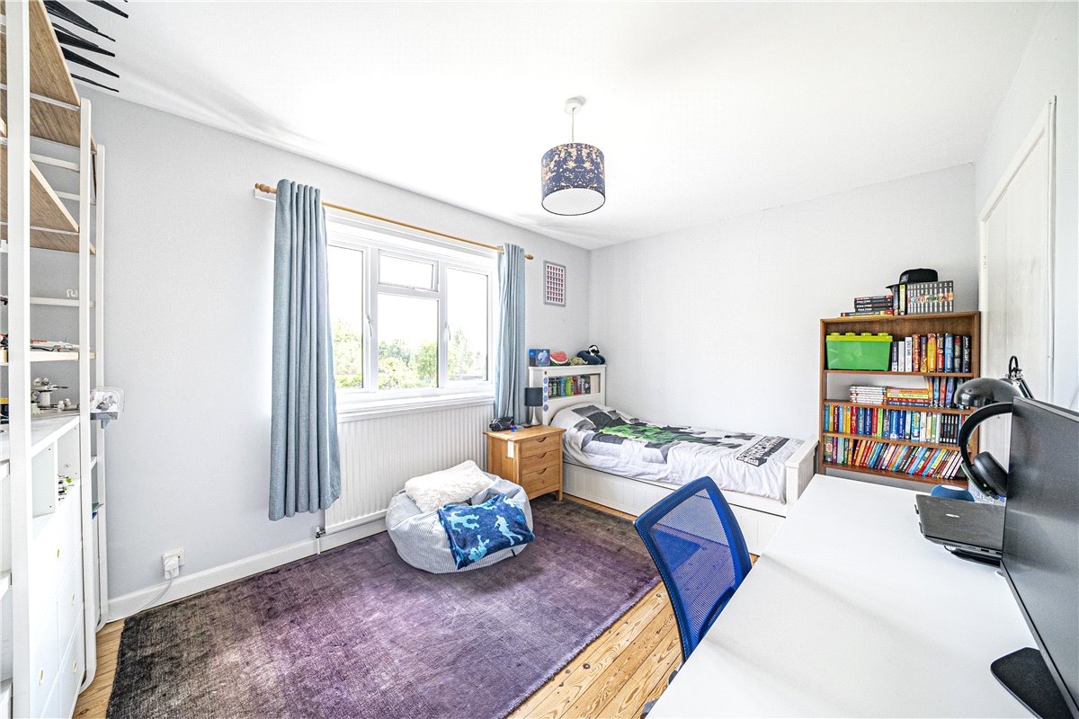 3 bedroom house, Burnett Close, Winchester SO22 - Sold STC