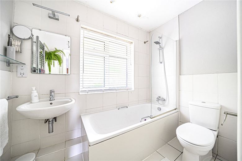 3 bedroom house, Burnett Close, Winchester SO22 - Sold STC