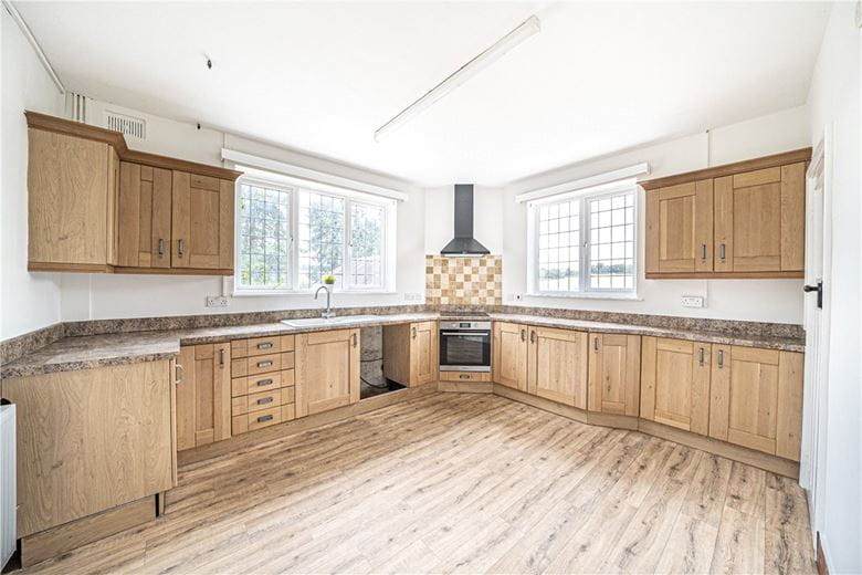 4 bedroom house, Crawley, Winchester SO21 - Available