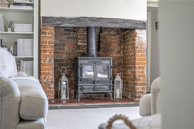 2 bedroom cottage, Kilmeston, Alresford SO24 - Available