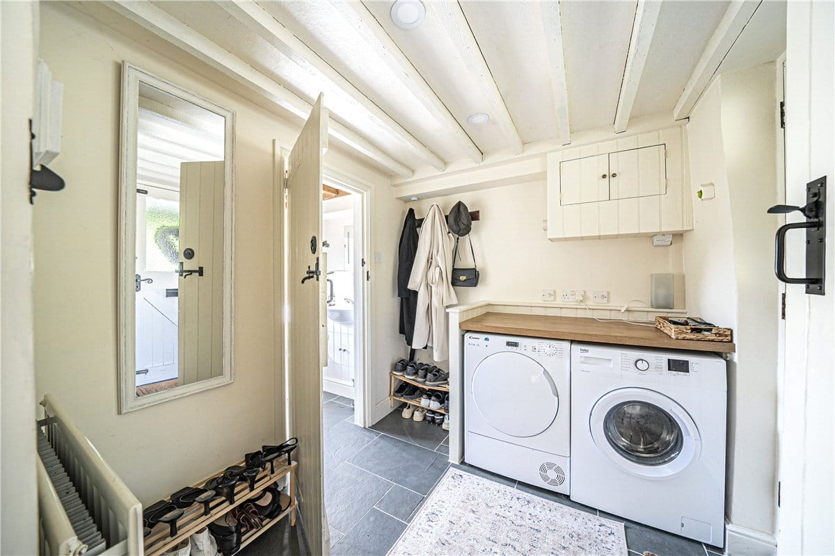 2 bedroom cottage, Kilmeston, Alresford SO24 - Available