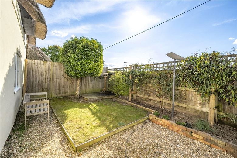 2 bedroom cottage, Kilmeston, Alresford SO24 - Available