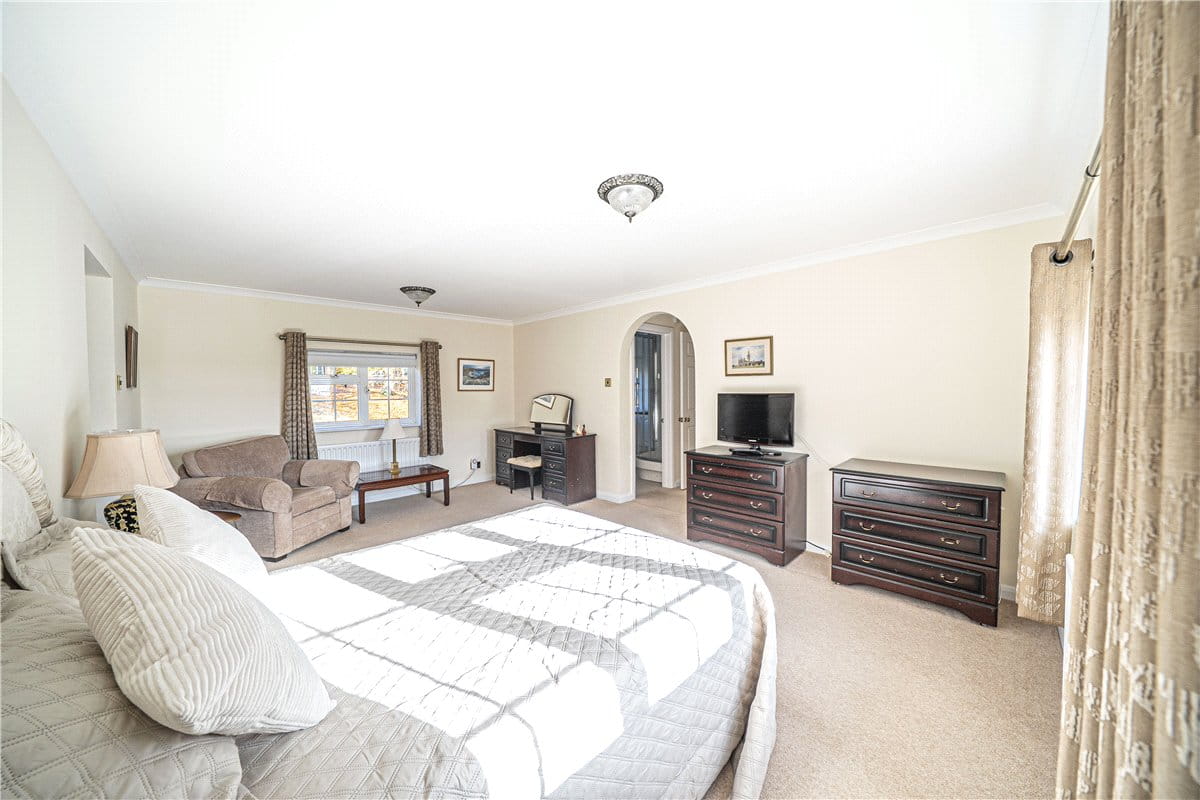 5 bedroom house, Lynch Hill Park, Whitchurch RG28 - Sold STC