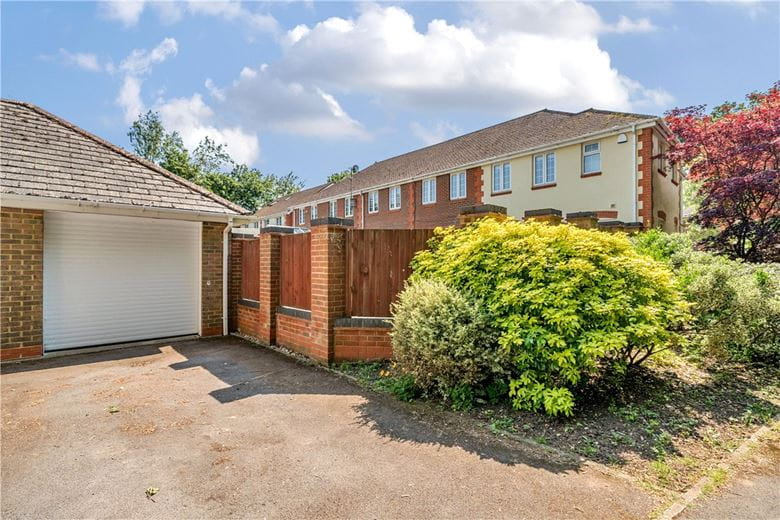3 bedroom , Burgage Field, Whitchurch RG28 - Available
