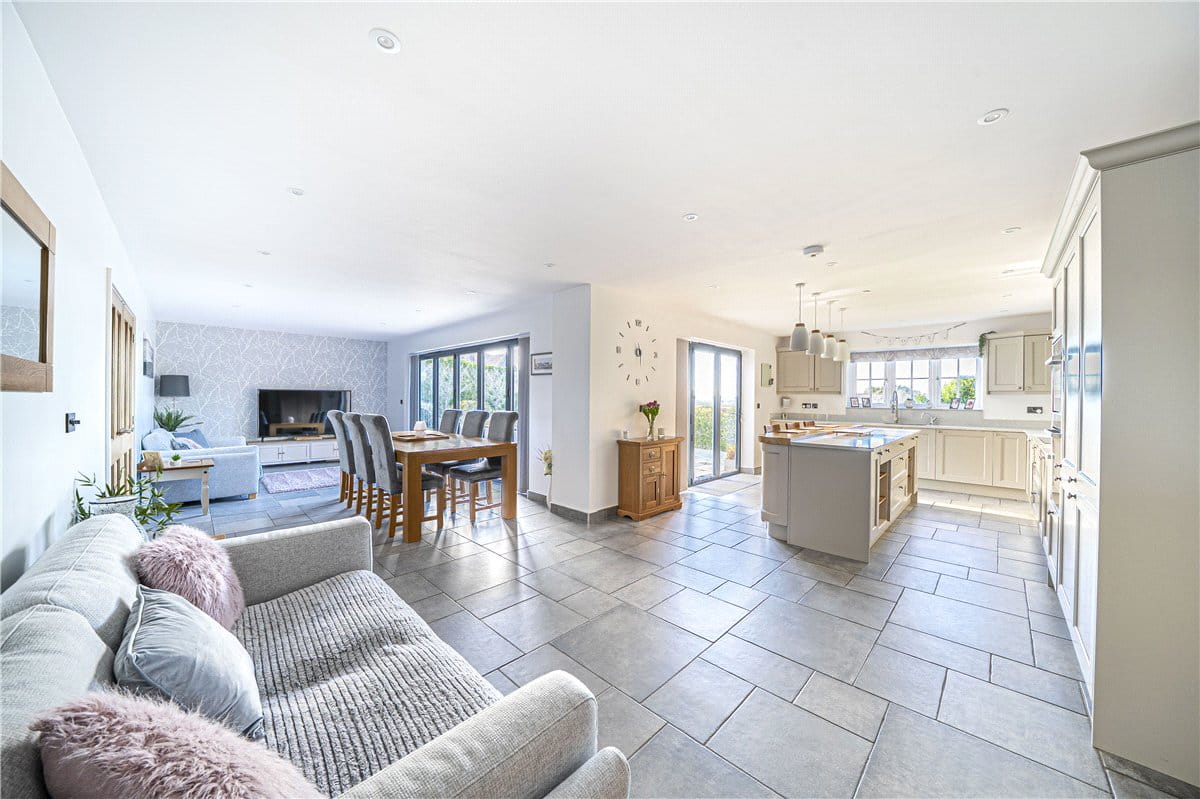 4 bedroom house, Stockbridge Road, Lopcombe SP5 - Available