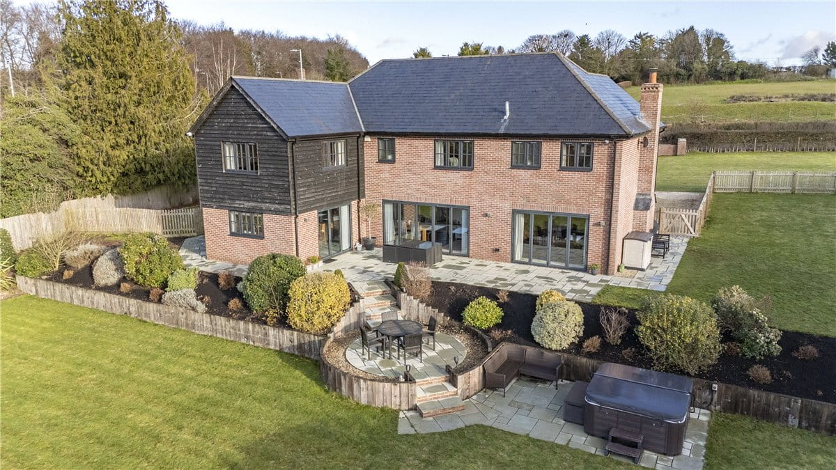 4 bedroom house, Stockbridge Road, Lopcombe SP5 - Available