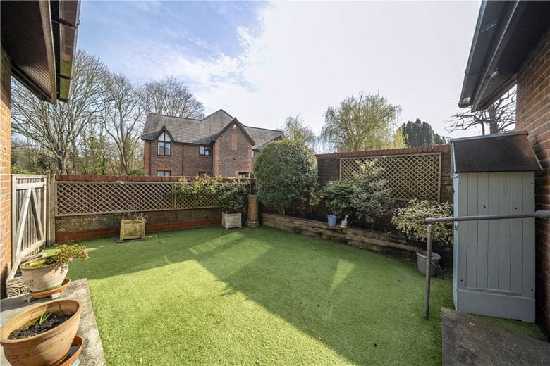 2 bedroom bungalow, Old Parsonage Court, Otterbourne SO21 - Available