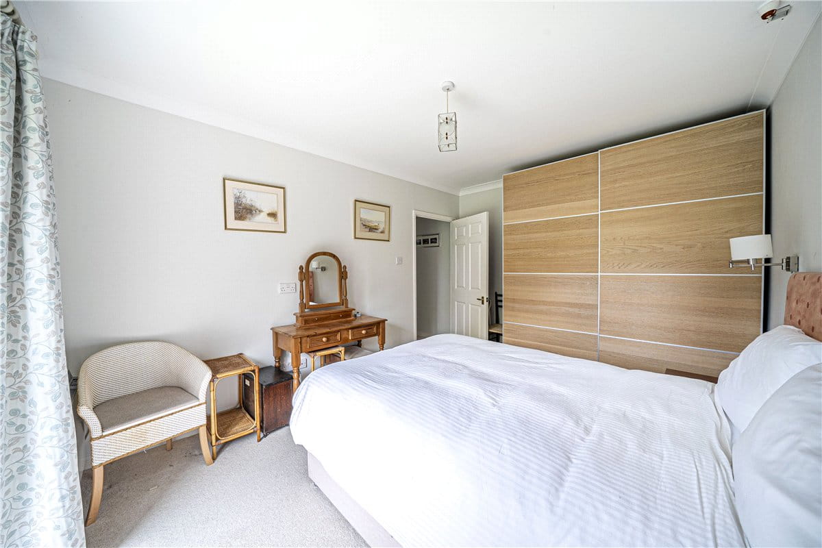 2 bedroom bungalow, Old Parsonage Court, Otterbourne SO21 - Available