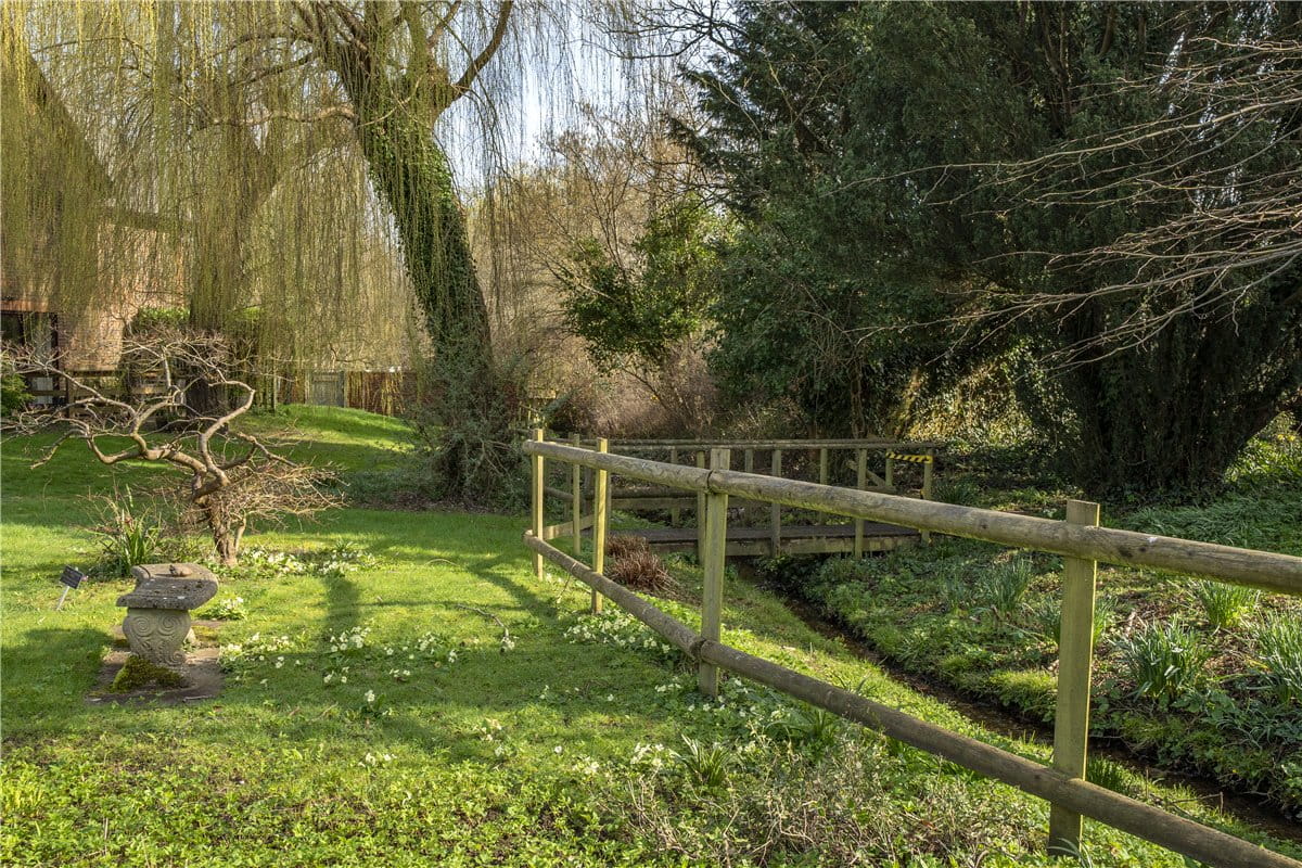 2 bedroom bungalow, Old Parsonage Court, Otterbourne SO21 - Available