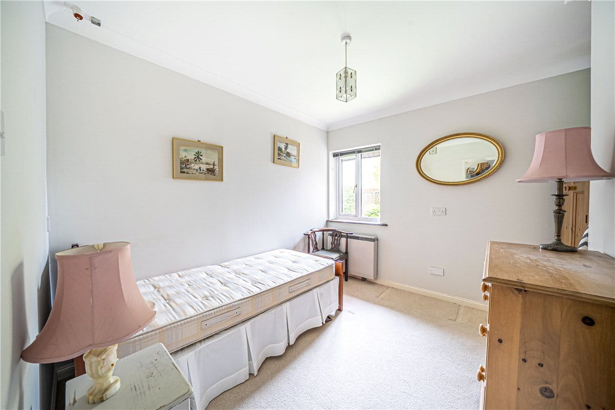 2 bedroom bungalow, Old Parsonage Court, Otterbourne SO21 - Available