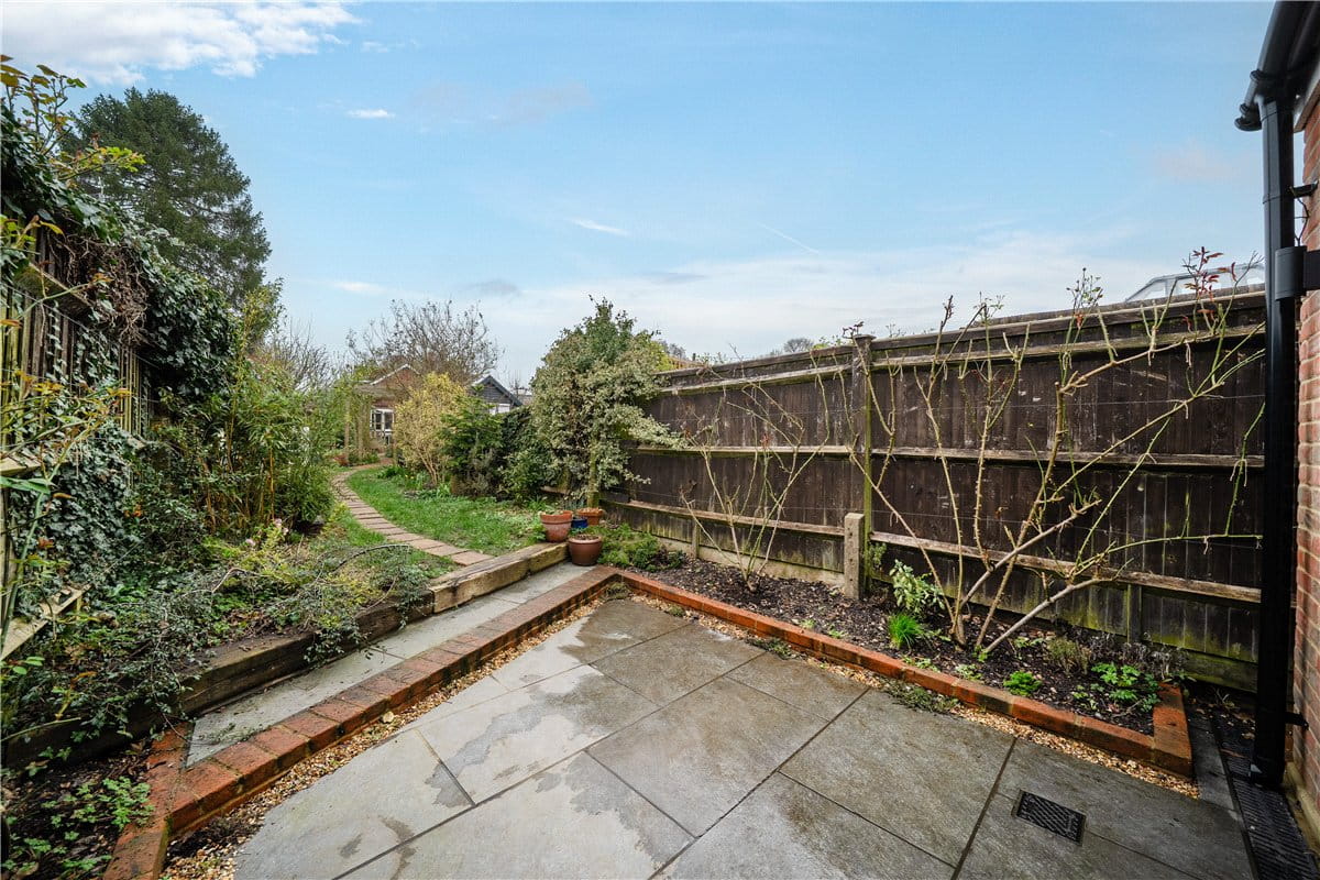 3 bedroom house, Gladstone Terrace, Sugar Lane SP11 - Available