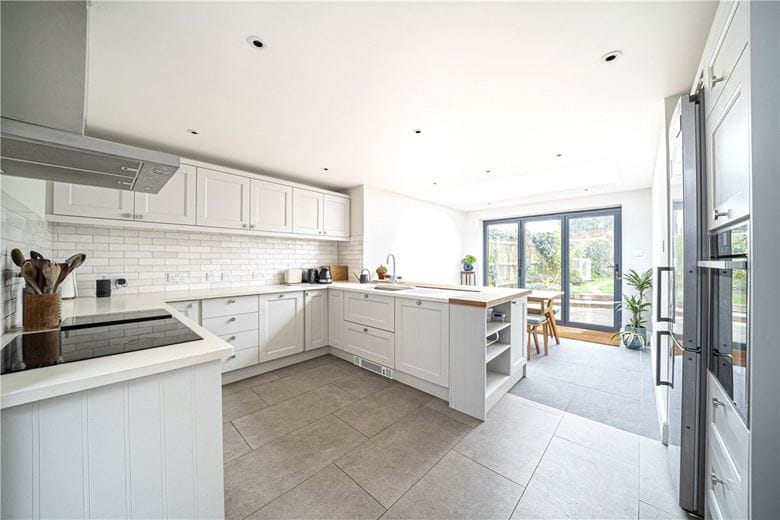 3 bedroom house, Gladstone Terrace, Sugar Lane SP11 - Available