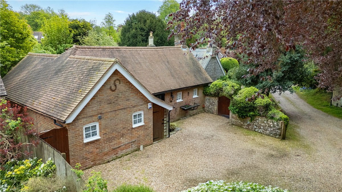 3 bedroom house, West Meon, Petersfield GU32 - Available