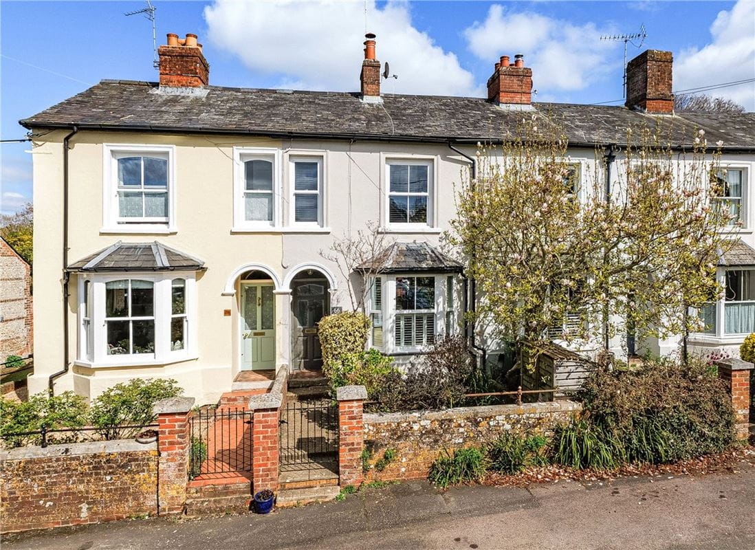 2 bedroom house, The Dean, Alresford SO24 - Available