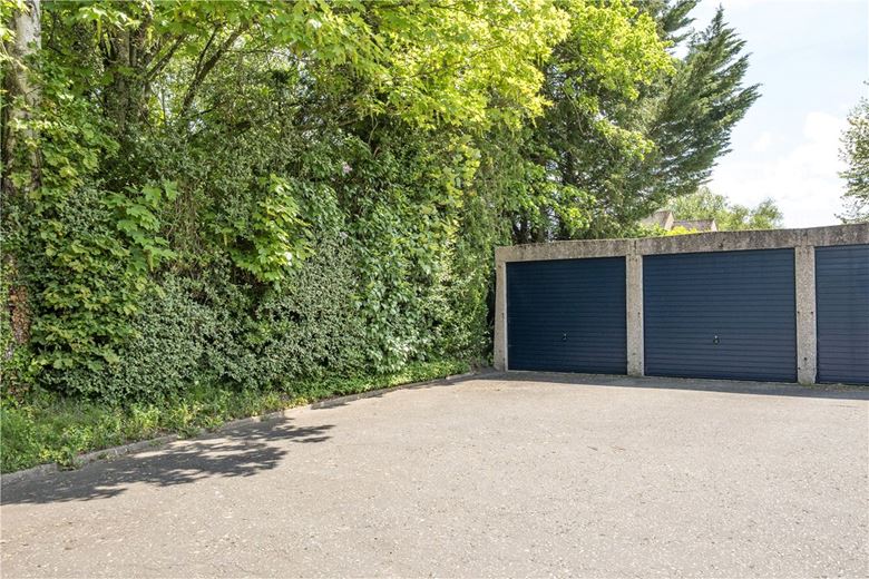 3 bedroom house, Dances Lane, Whitchurch RG28 - Available