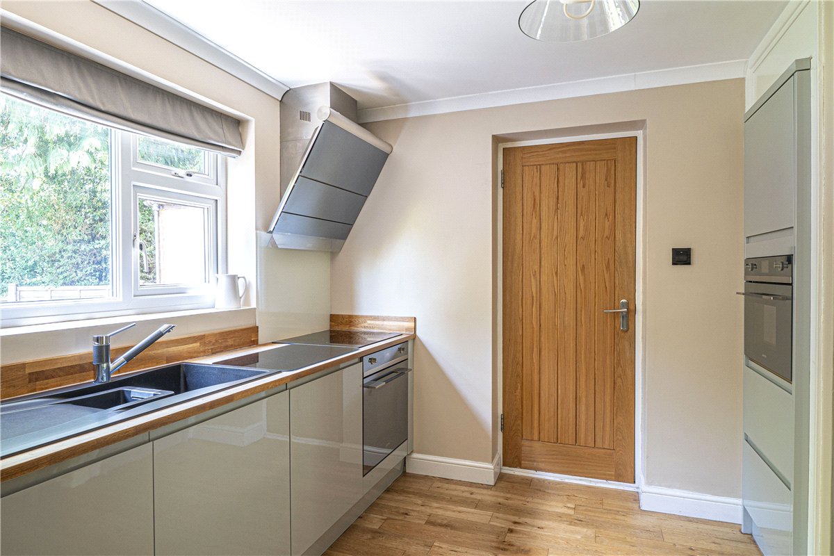 3 bedroom house, Dances Lane, Whitchurch RG28 - Available