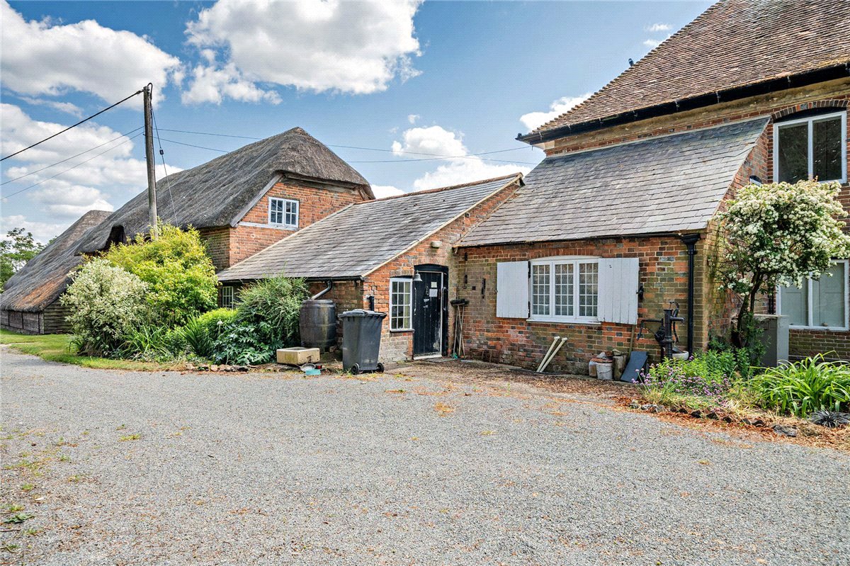 100 acres House, Leckhampstead, Newbury RG20 - Sold STC