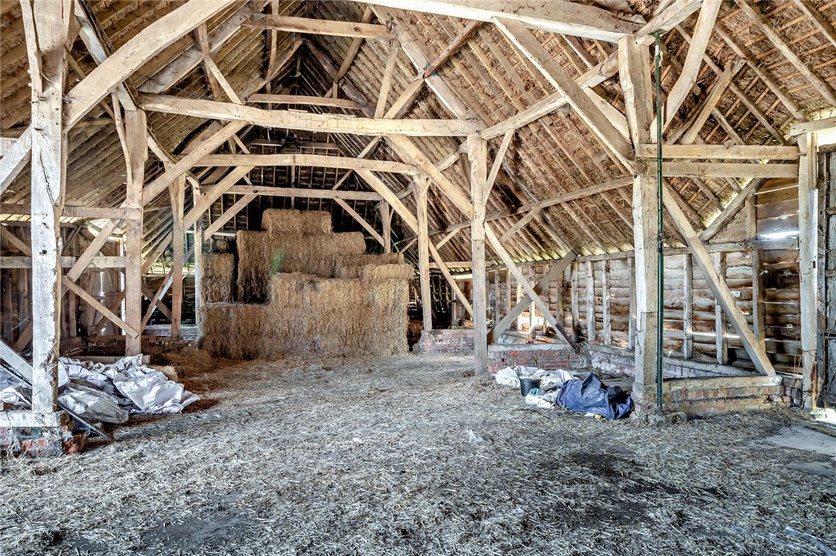 100 acres House, Leckhampstead, Newbury RG20 - Sold STC