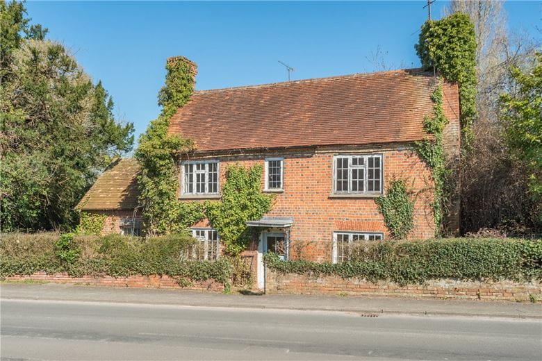 80.4 acres House, Church Road, Aldermaston RG7 - Available