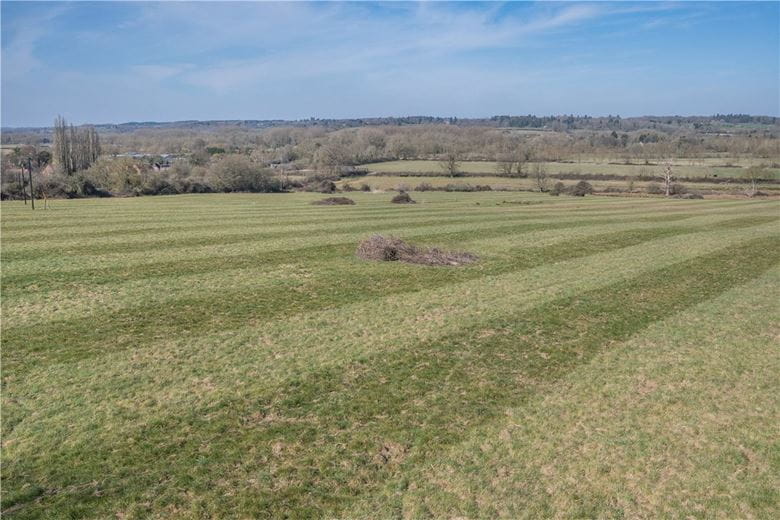 80.4 acres House, Church Road, Aldermaston RG7 - Available