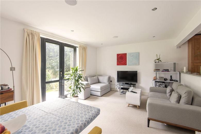 2 bedroom flat, Victoria Drive, London SW19 - Sold