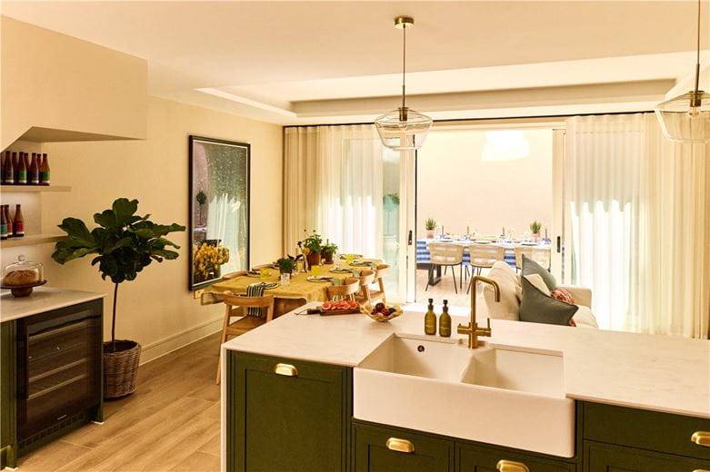 4 bedroom house, Wandsworth Common, Springfield Drive SW17 - Available