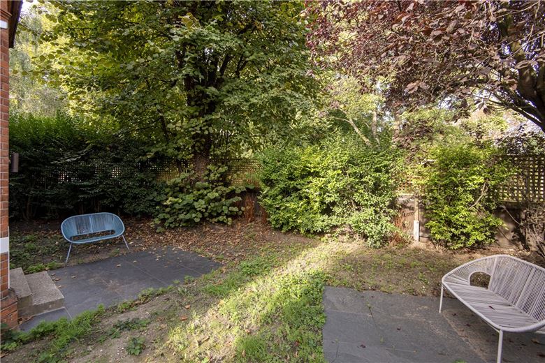 1 bedroom flat, Nightingale Lane, London SW12 - Sold STC