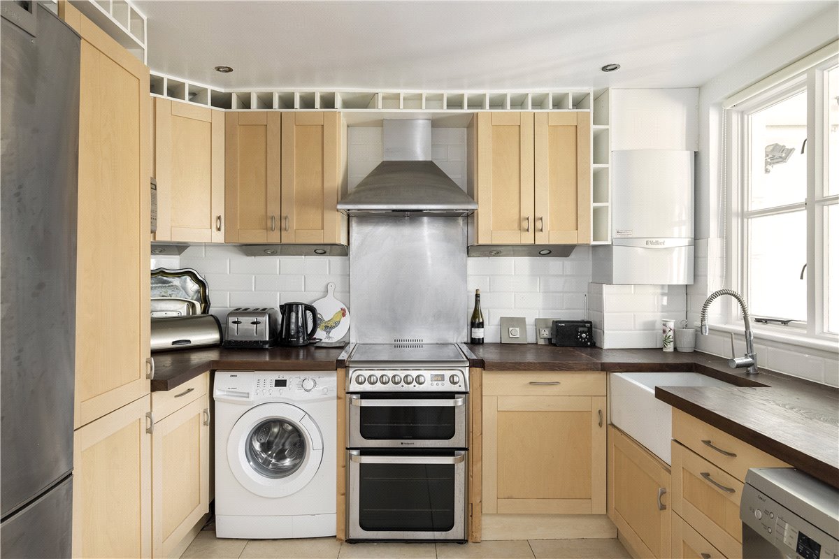 2 bedroom house, Wiseton Road, Wandsworth SW17 - Available