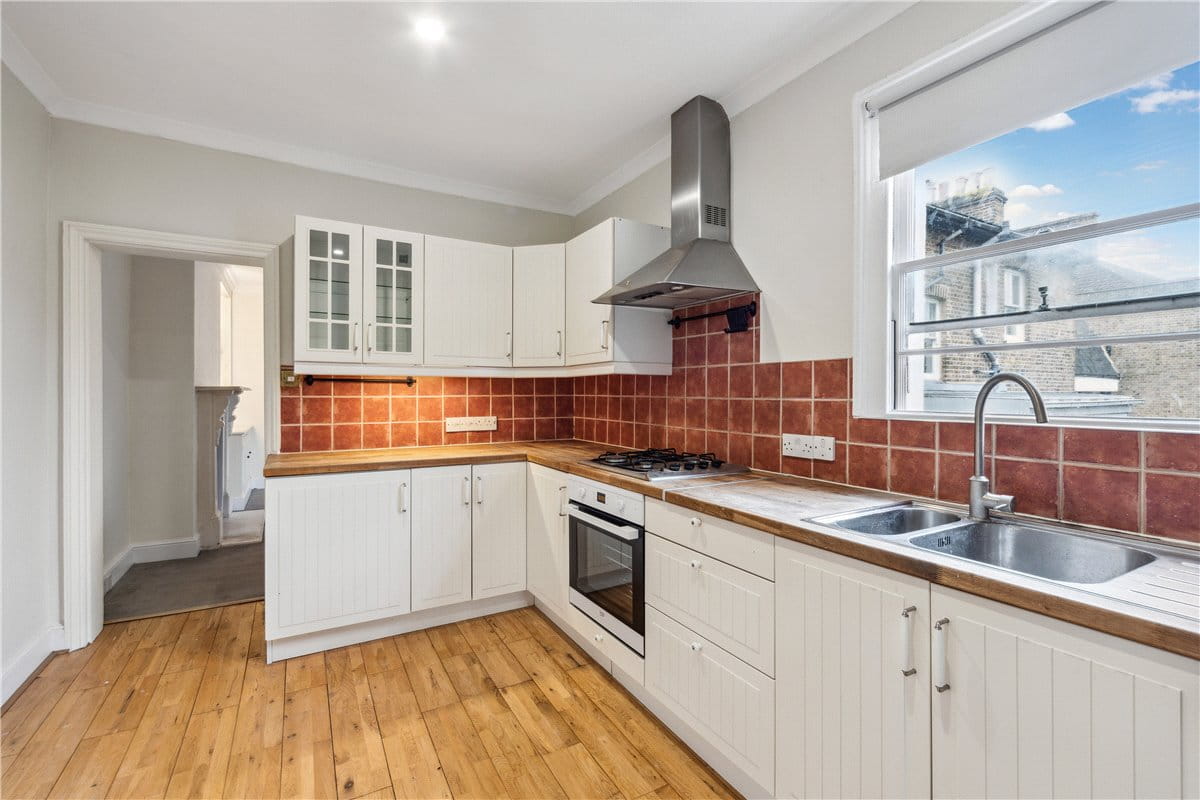 1 bedroom flat, Brodrick Road, Wandsworth Common SW17 - Sold